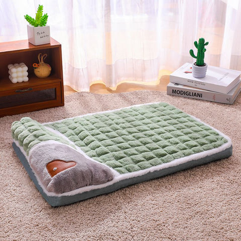Green S size Luxury Plush Pet Sleeping Mat, Thickened Warm Pet Bed Cushion for Dogs and Cats, Soft Fabric Pet Sofa Pad with Non-Slip Waterproof Base
