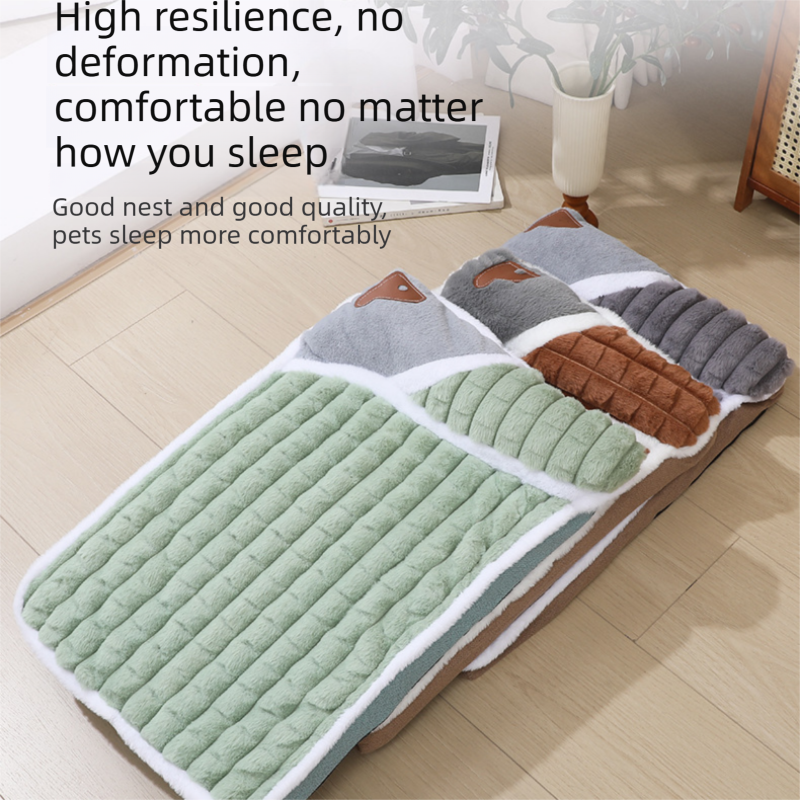 Green S size Luxury Plush Pet Sleeping Mat, Thickened Warm Pet Bed Cushion for Dogs and Cats, Soft Fabric Pet Sofa Pad with Non-Slip Waterproof Base